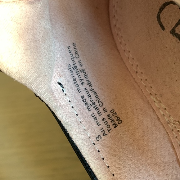 Girls Black Classic Velcro Closure - Picture 8 of 10